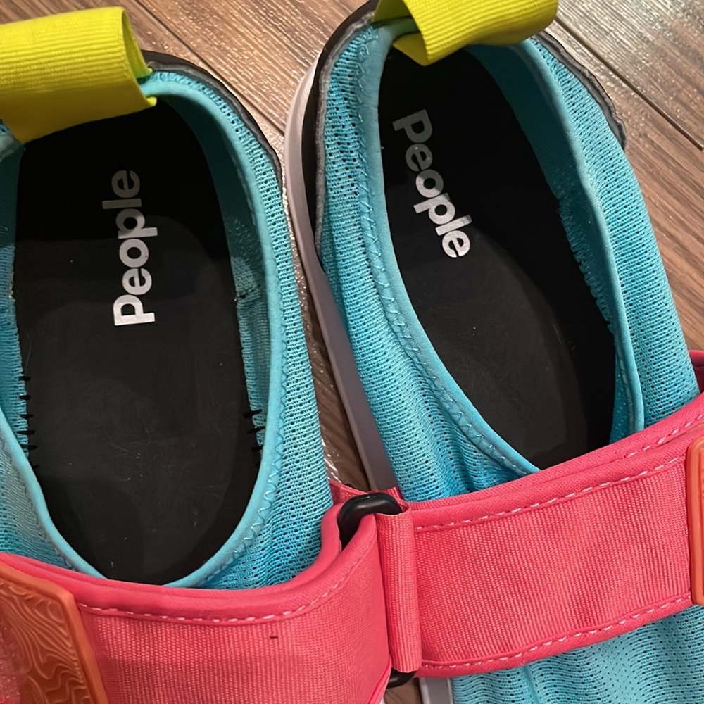 People Mens Swim Sandals/Shoe - Picture 4 of 9